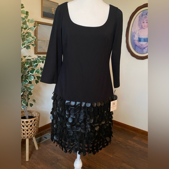 Muse • Black Square Neck 3/4 Sleeve Dress w/ Circle Appliqué Skirt • Size 10 NWT - Picture 1 of 9
